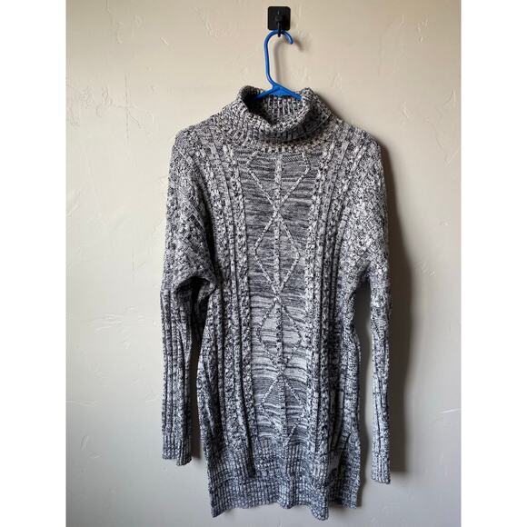 Lumiere Long Gray Chunky Asymmetrical Turtleneck Pullover Sweater- Size Medium - Picture 3 of 9